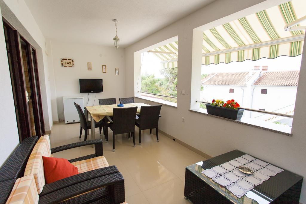 Apartman Kondic Омишаль Номер фото