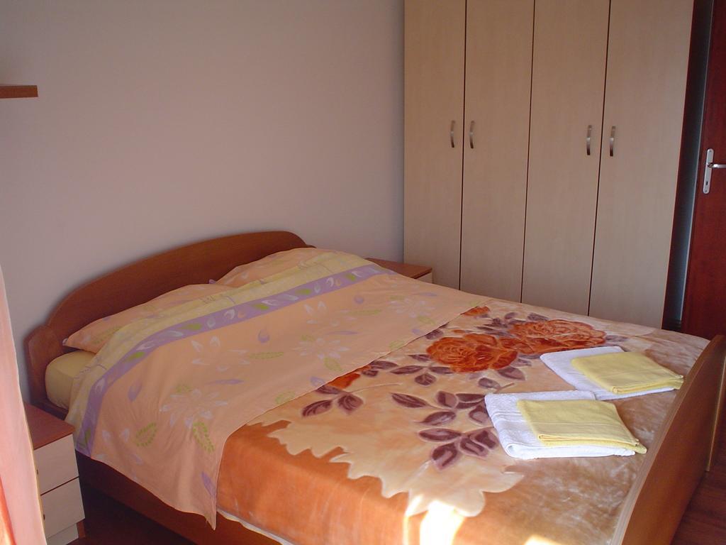Apartman Kondic Омишаль Номер фото