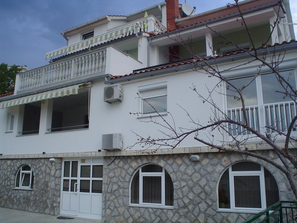 Apartman Kondic Омишаль Номер фото