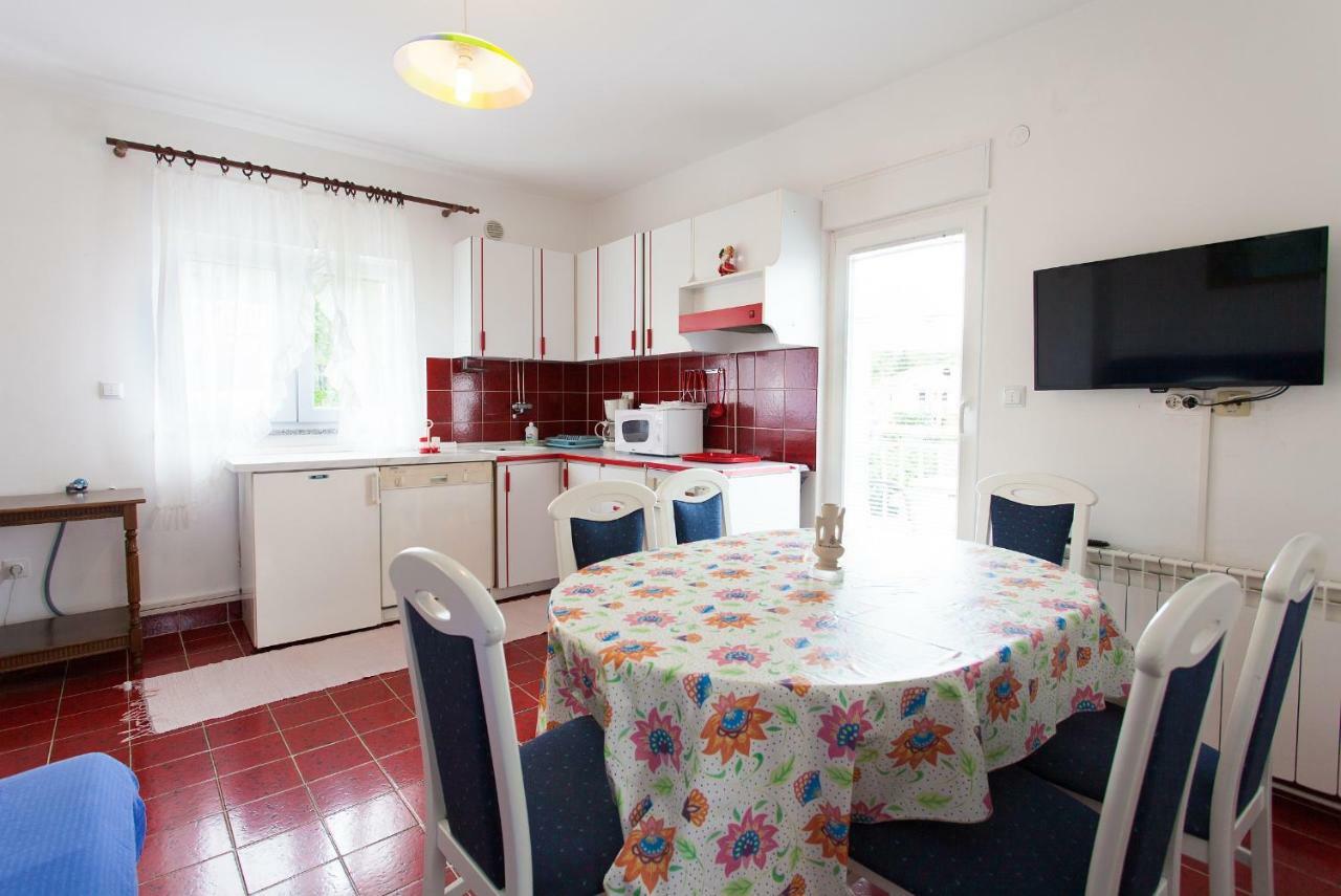 Apartman Kondic Омишаль Экстерьер фото